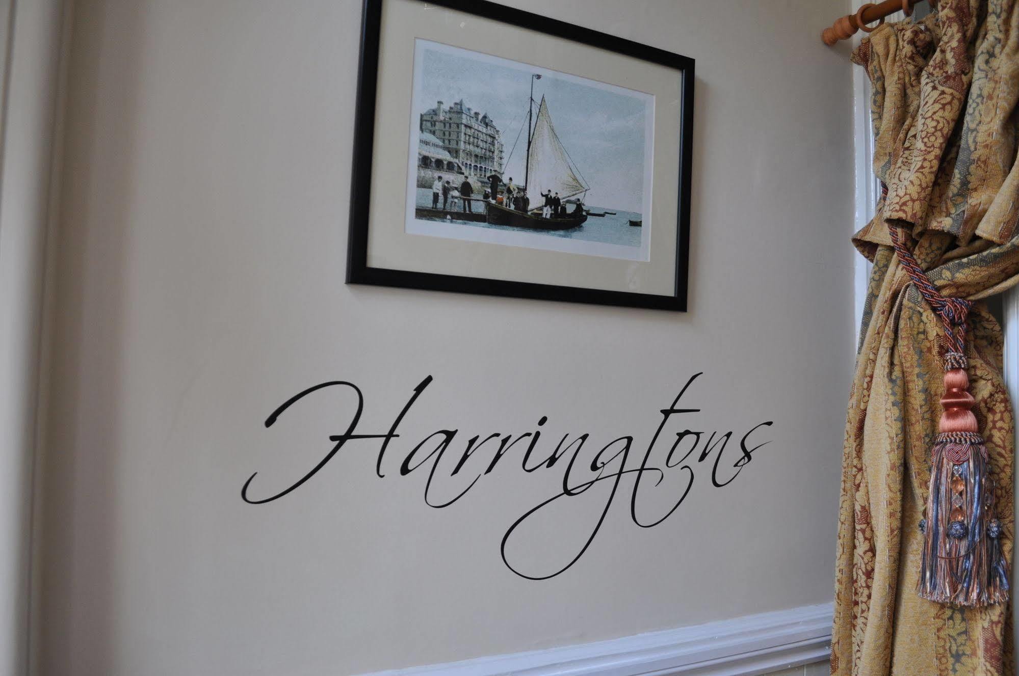 Отель Harringtons At 14 Лландидно Экстерьер фото